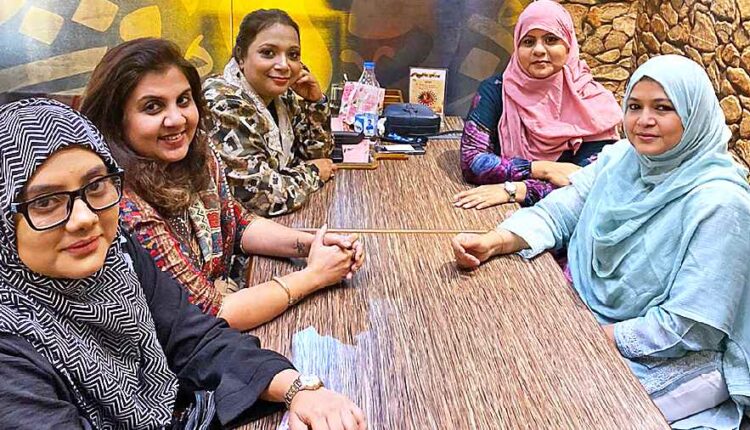 Arshi Minnat, Ritu Saraf, Saleha Tarannum, Mumtaz Raza and Rukhshi Elias