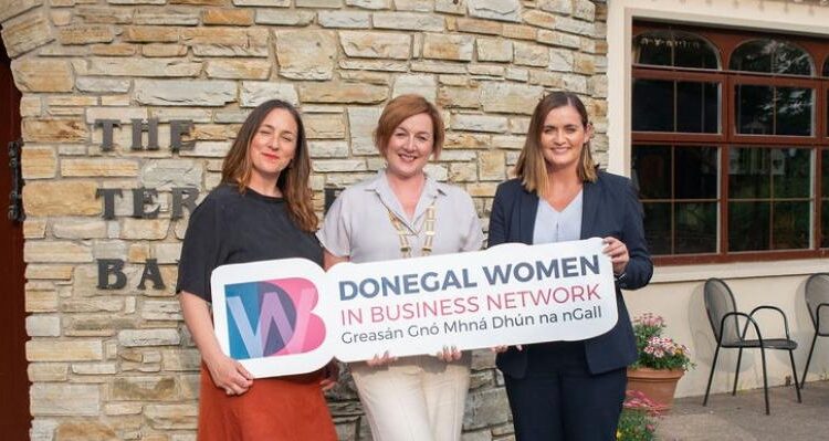 Larissa Feeney, the new President of DWIBN, with Vice Presidents Sally Murphy and Sheila Russell